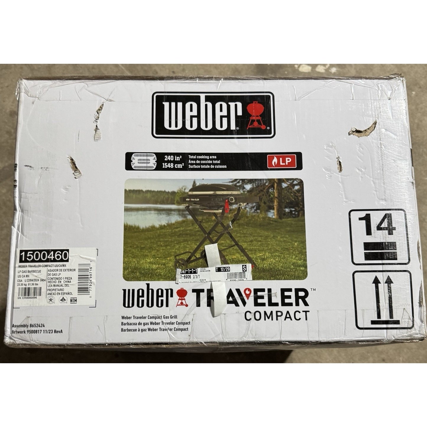 Weber 11000 btu Traveler Compact Portable Grill 32" Wide Model #1500460 Black