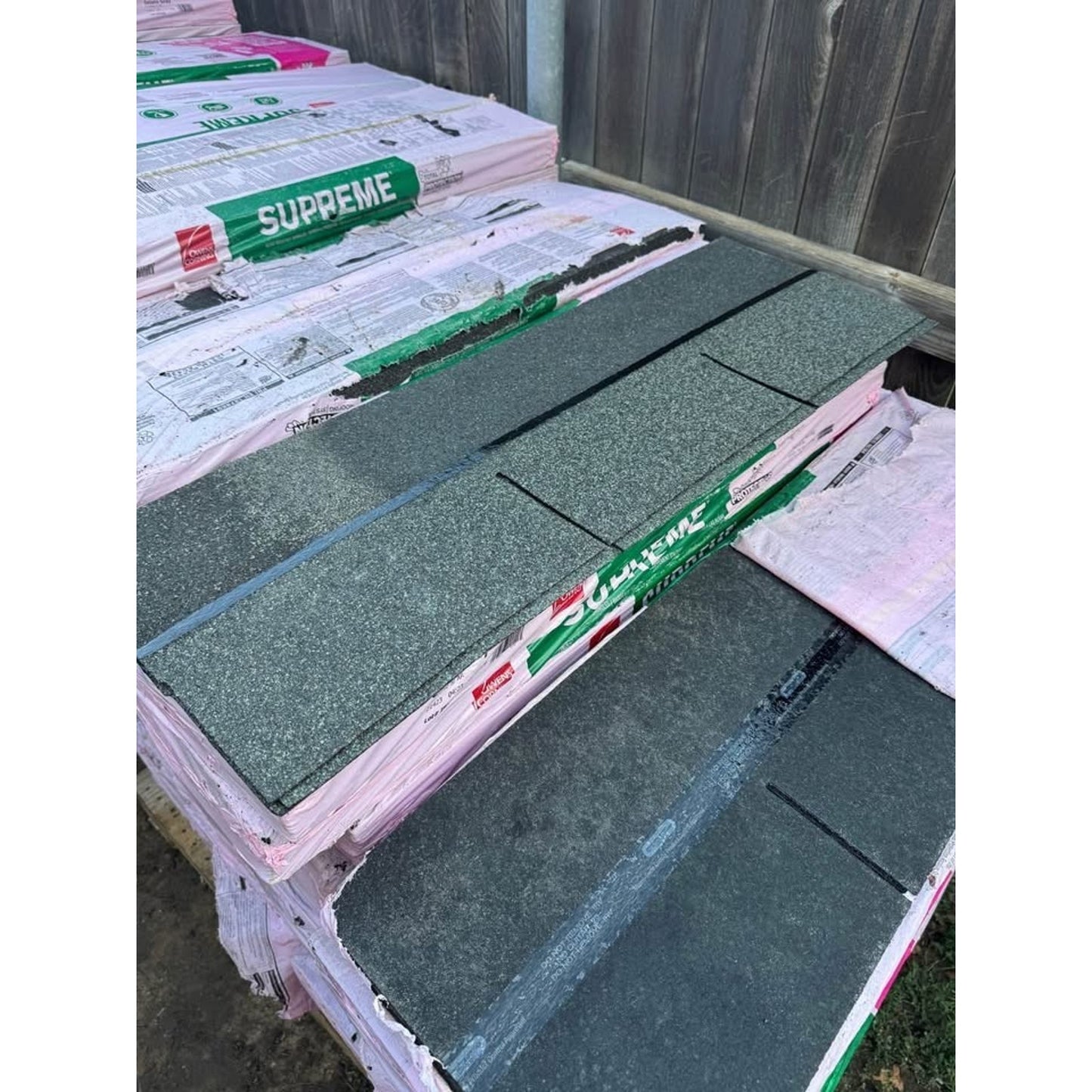 4000 Sqft Of OWENS CORNING Supreme Estate Gray Algae Resistant 3-tab Roof Shingles !