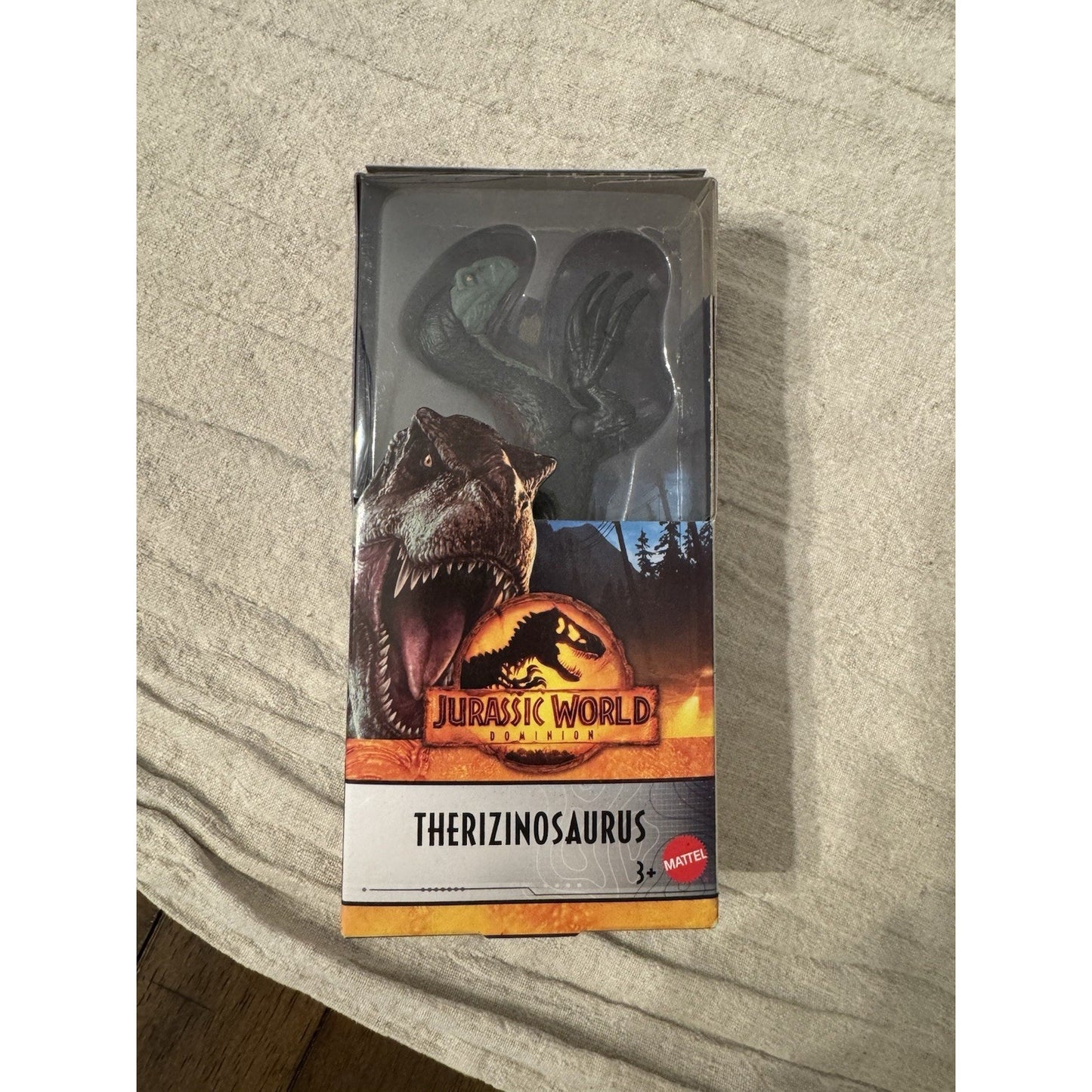 Jurassic World Dominon Therizinsaurus 6 in Action Figure